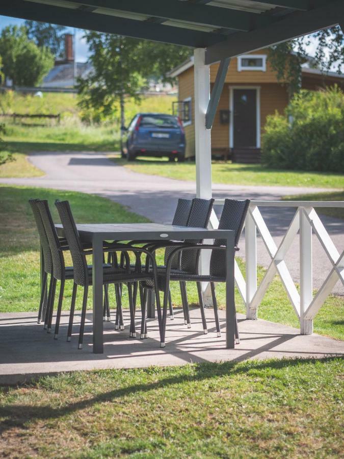 Hotel Bjoerkbackens Stugby I Vimmerby Exterior foto